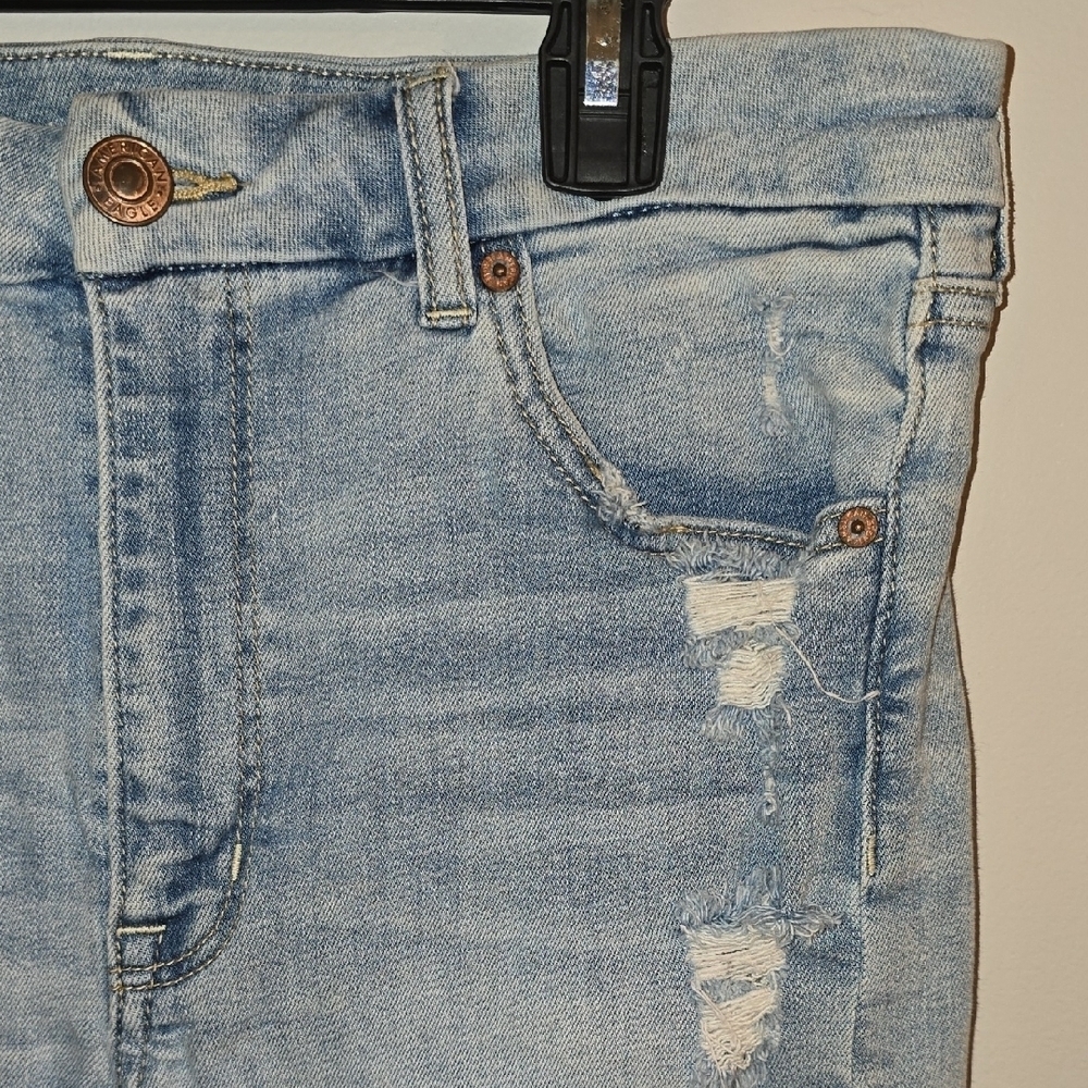 American Eagle Outfitters Light Wash Distressed Jean Shorts - Picture 2 of 10